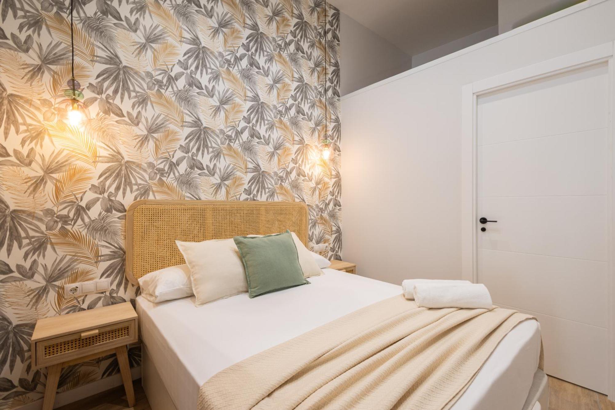 Florit Flats - The Trafalgar Apartments I Валенсия Екстериор снимка