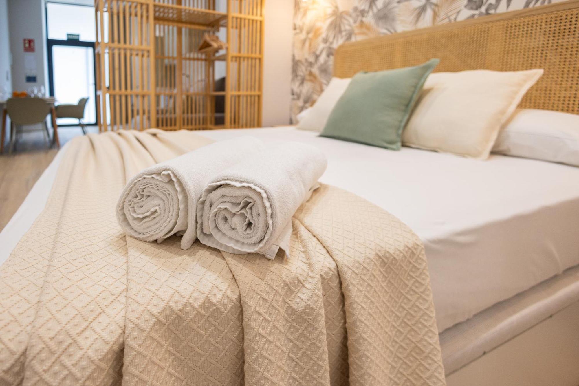 Florit Flats - The Trafalgar Apartments I Валенсия Екстериор снимка